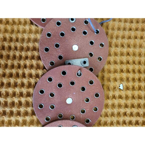 Vince Camuto Concho Metal Tan Brown Western Boho Y2k L / XL Grommet Belt NWT - Picture 3 of 5